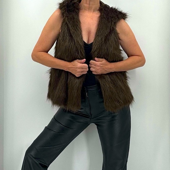 Kenar Penny Lane Faux Fur Plush Shaggy Hooded Jacket Vest - Picture 3 of 12